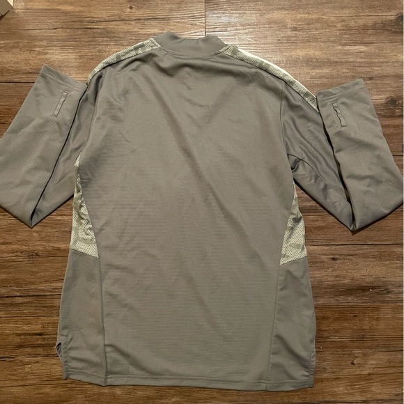 Women’s Adidas Quarter Zip - Picture 5 of 5
